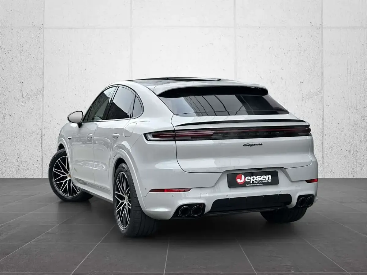 Second-hand Porsche Cayenne Black Edition 470 CP (345 kW) 2025 Kreide SUV