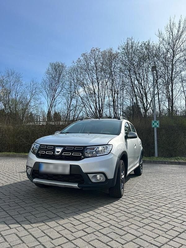 Second-hand Dacia Sandero 90 CP (66 kW) 2017 Gri Hatchback