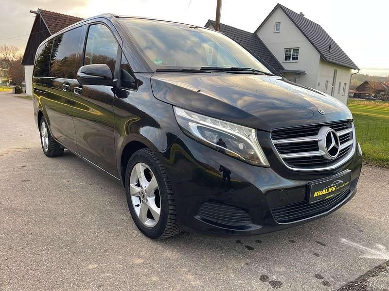 Gebraucht Mercedes V220 Edition 190 PS (139 kW) 2019 Obsidianschwarz Van / Kleinbus