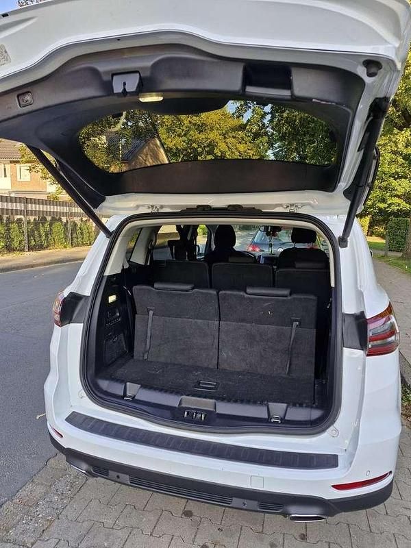 Gebraucht Ford S-MAX Titanium 179 PS (131 kW) 2017 Van / Kleinbus