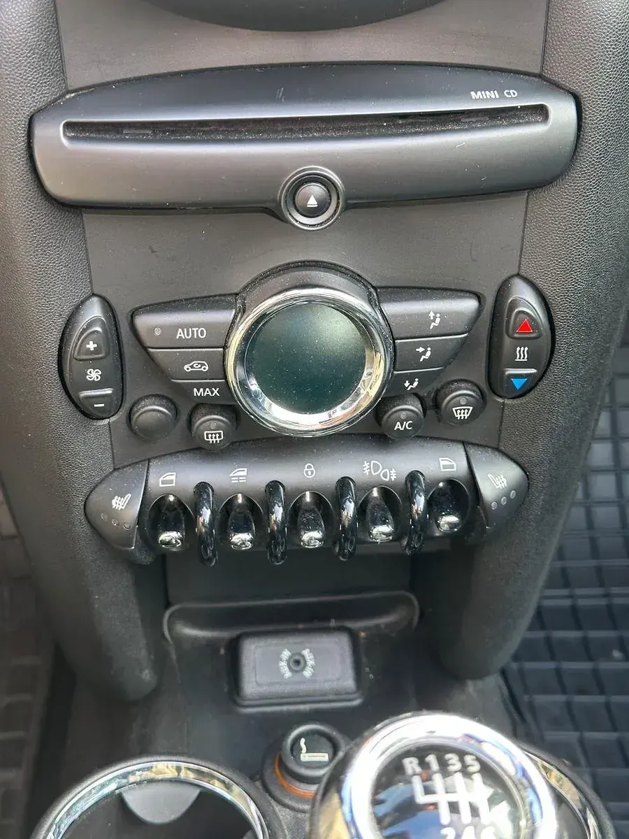 Używany Mini ONE 98 KM (72 kW) 2014 Czerwony Hatchback