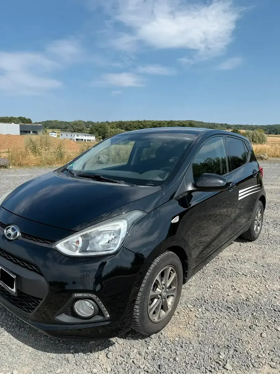 Gebraucht Hyundai i10 67 PS (49 kW) 2014 Schwarz Kleinwagen