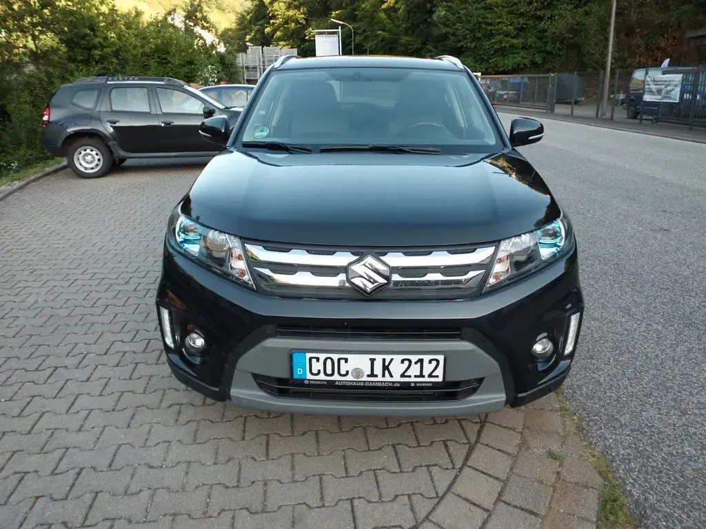 Gebraucht Suzuki Vitara Comfort 120 PS (88 kW) 2015 Schwarz SUV