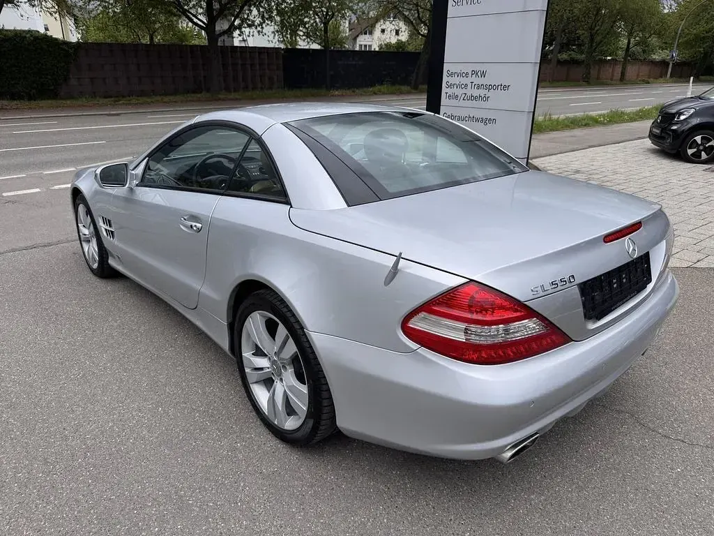 Gebraucht Mercedes SL550 387 PS (284 kW) 2010 Silber Cabrio