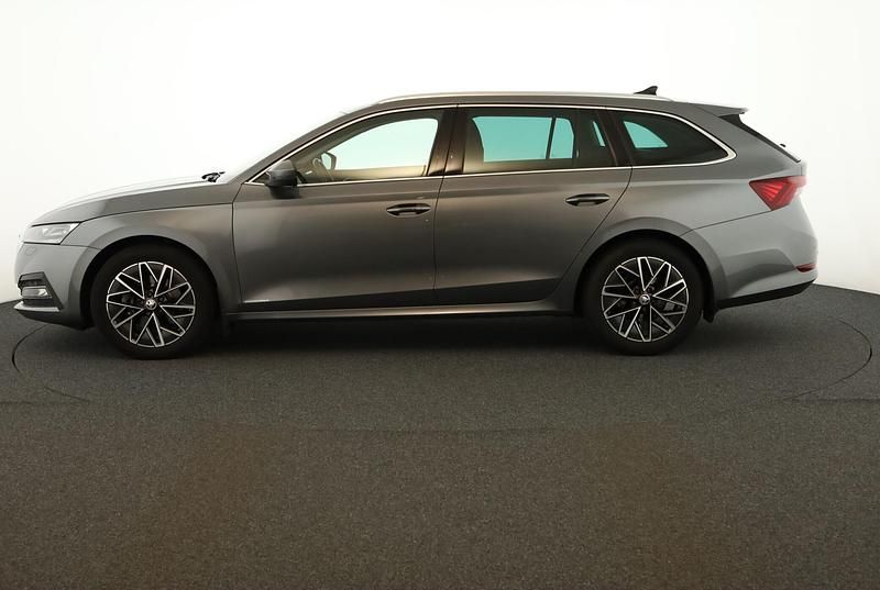 Gebraucht Skoda Octavia Style 150 PS (110 kW) 2023 Graphite grey metallic Kombi
