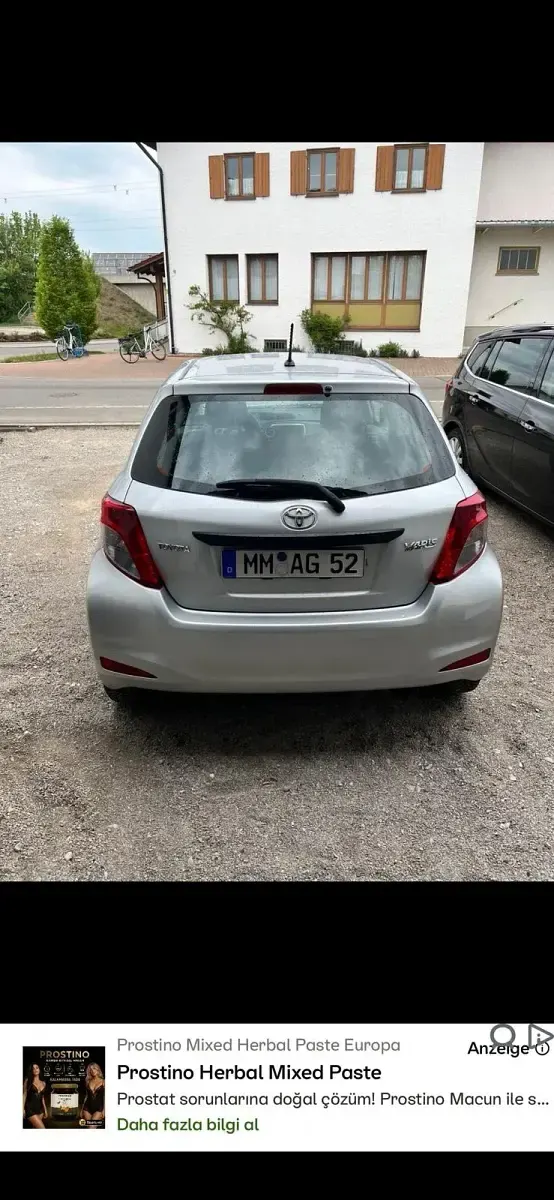 Gebraucht Toyota Yaris 69 PS (50 kW) 2012 Silber Kleinwagen
