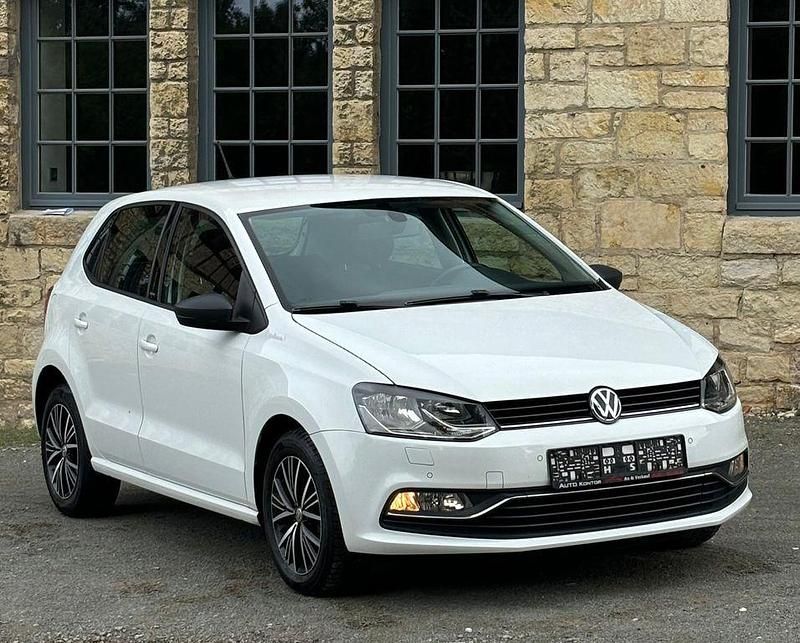 Weiß Gebraucht 2017 VW Polo Allstar Limousine | 8.990 € (Superpreis) - Bild 1/4