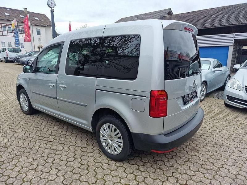 Gebraucht VW Caddy Trendline 102 PS (75 kW) 2017 Silber Van / Kleinbus