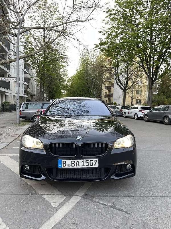 Schwarz Gebraucht 2012 BMW 530 M Sport Limousine | 12.000 € (Fairer Preis) - Bild 1/4