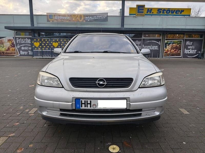 Silber Gebraucht 2001 Opel Astra Selection Limousine | 1.299 € (Guter Preis) - Bild 1/4