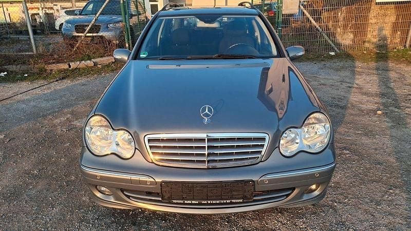 Gebraucht Mercedes C220 150 PS (110 kW) 2007 Violett Kombi