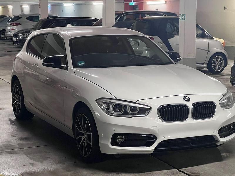 Gebraucht BMW 118 Sport Line 136 PS (100 kW) 2018 Weiß Kleinwagen
