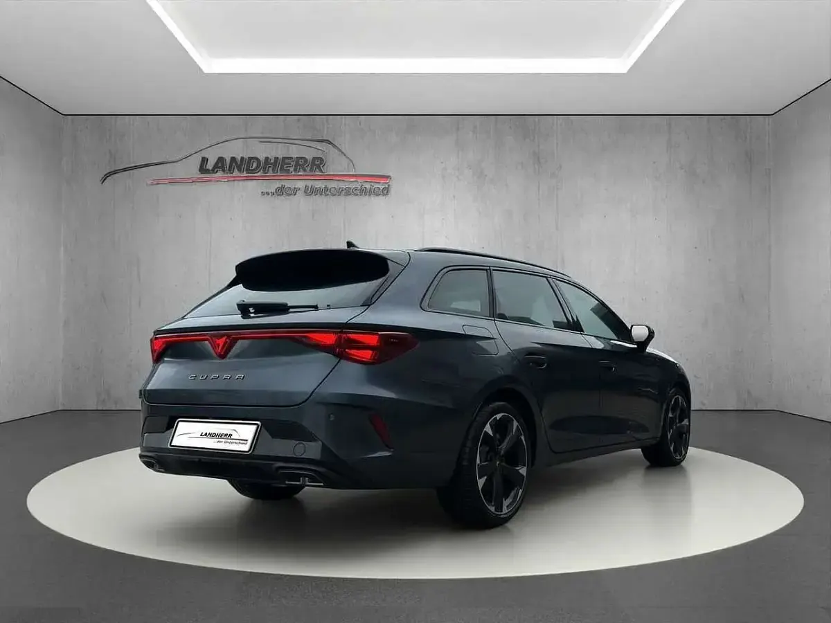 Nowe Cupra Leon 150 KM (110 kW) 2026 Szary Kombi