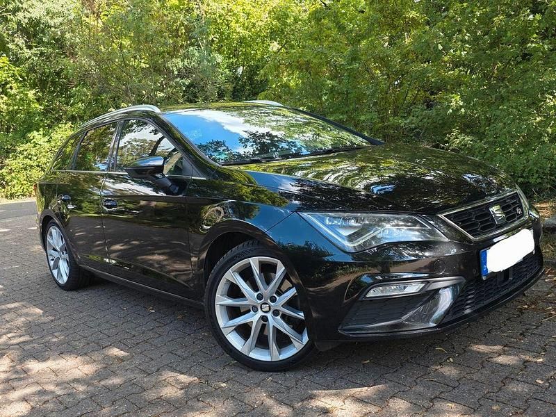 Schwarz Gebraucht 2018 Seat Leon ST FR Kombi | 16.200 € (Fairer Preis) - Bild 1/4