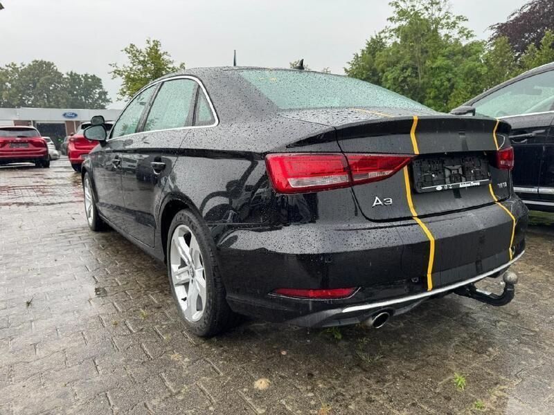 Gebraucht Audi A3 Sport 116 PS (85 kW) 2018 Schwarz