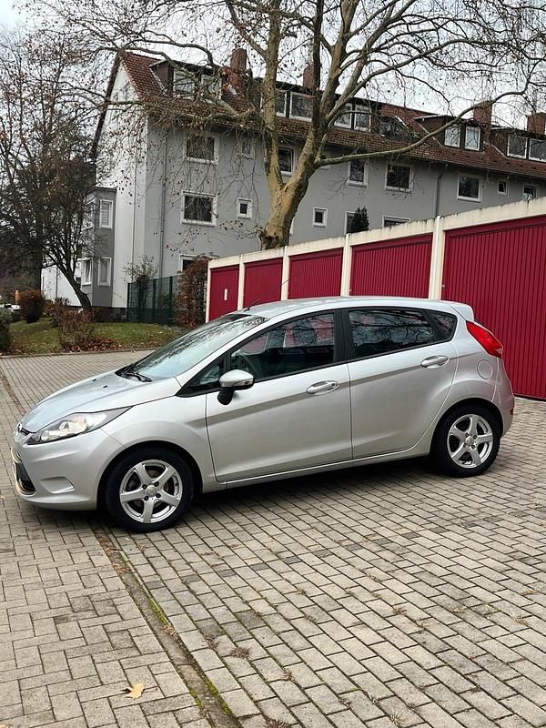 Gebraucht Ford Fiesta 2012 Grau Kleinwagen