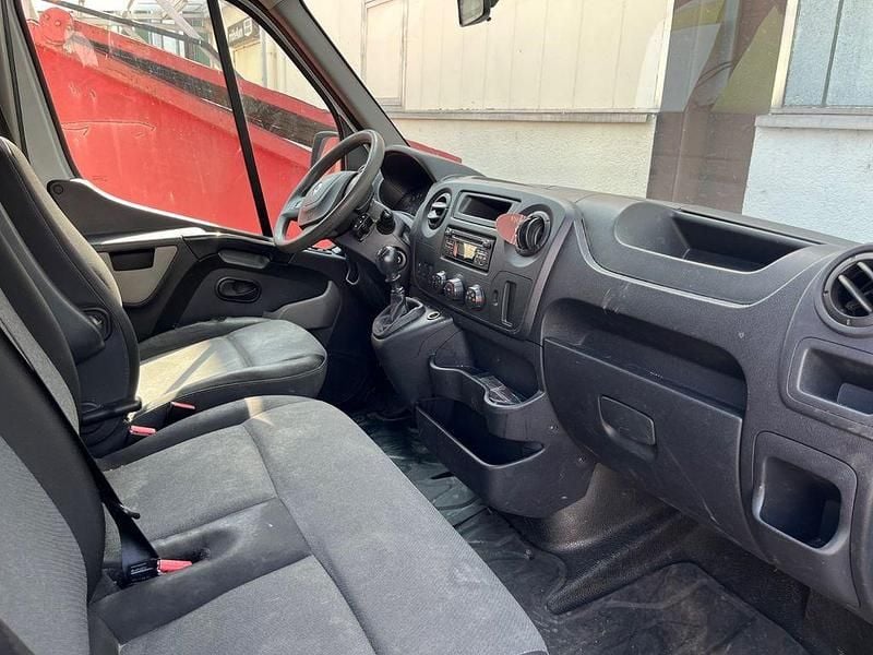 Second-hand Renault Master 131 CP (96 kW) 2018 Alb Van