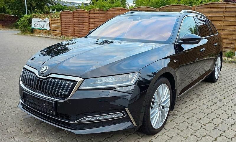 Schwarz Gebraucht 2020 Skoda Superb LAURIN & KLEMENT Kombi | 19.990 € (Superpreis) - Bild 1/4