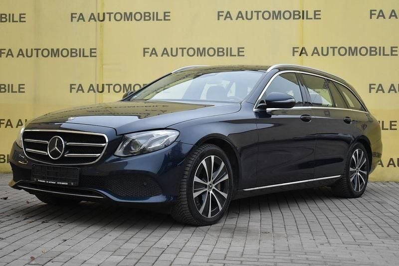 Blau Gebraucht 2019 Mercedes E400 Kombi | 20.500 € (Superpreis) - Bild 1/4