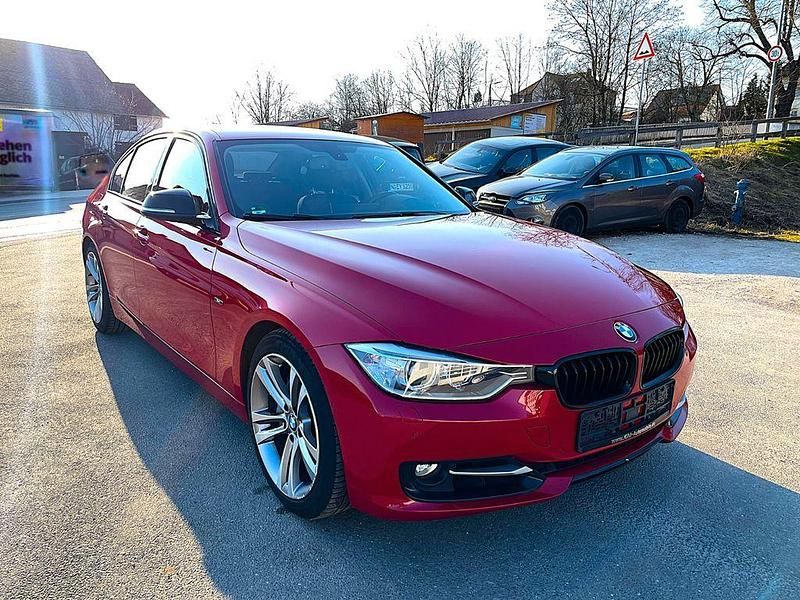 Gebraucht BMW 335 Sport Line 306 PS (225 kW) 2012 Melbournerot metallic Limousine