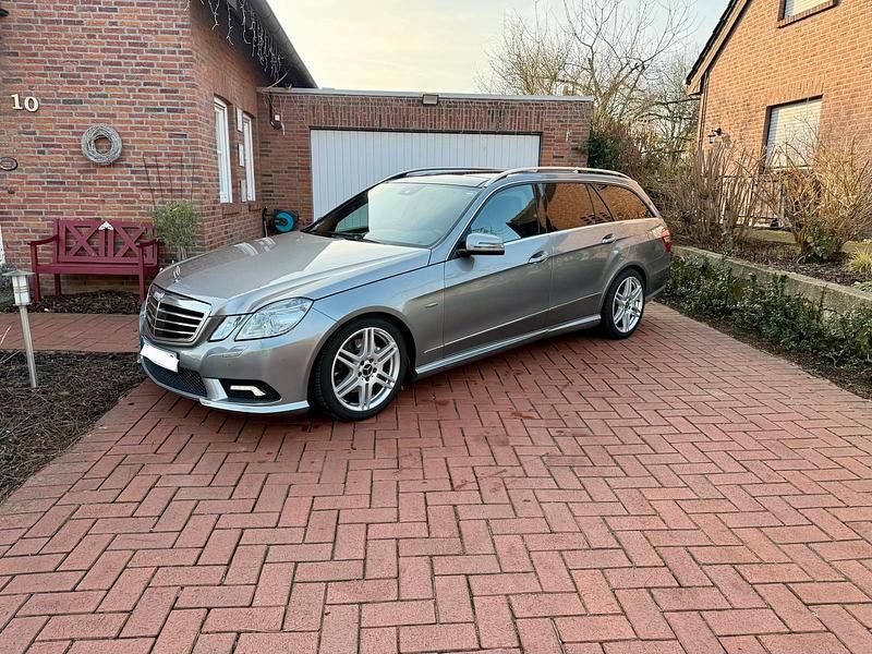 Gebraucht Mercedes E350 AMG 231 PS (169 kW) 2010 Silber Kombi