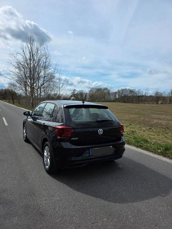 Gebraucht VW Polo 95 PS (69 kW) 2018 Schwarz Kleinwagen