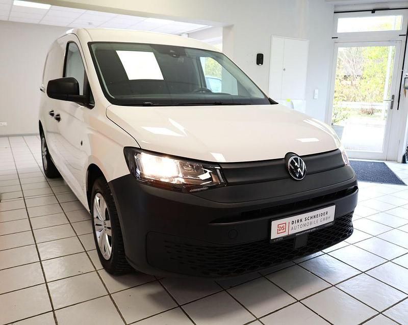 Gebraucht VW Caddy Basis 102 PS (75 kW) 2023 Weiß Van / Kleinbus