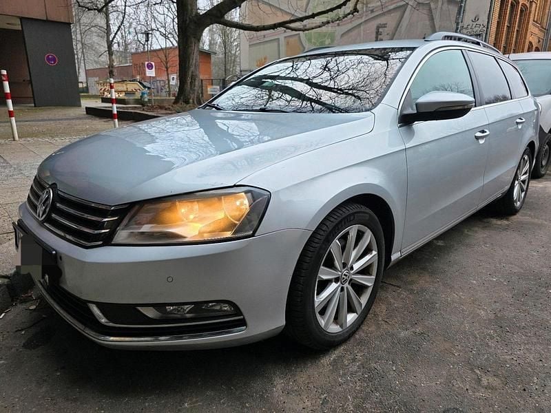 Silber Gebraucht 2013 VW Passat Kombi | 4.990 € (Guter Preis) - Bild 1/4