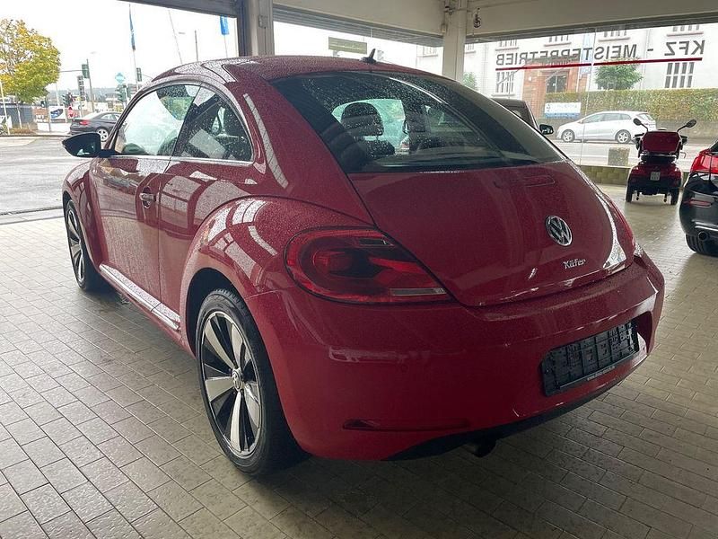 Gebraucht VW Beetle Design 105 PS (77 kW) 2014 Rot Kleinwagen