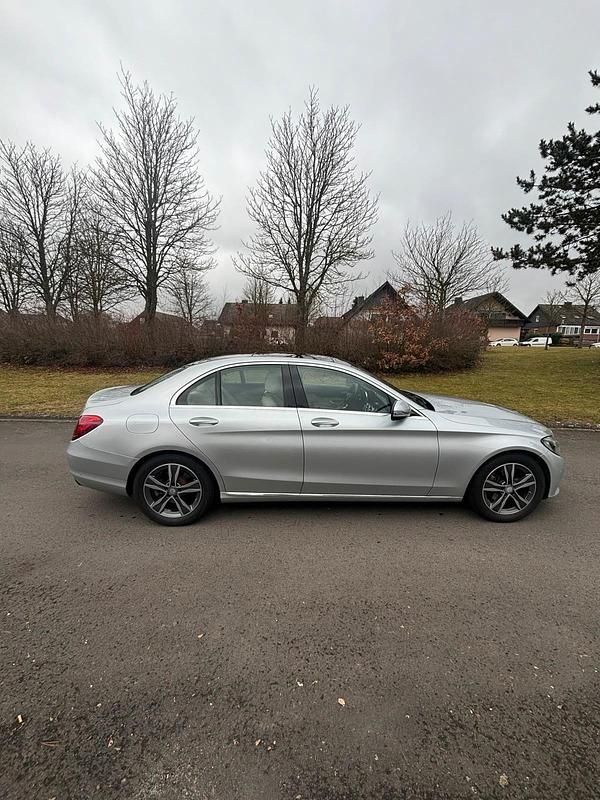 Second-hand Mercedes C220 177 CP (130 kW) 2016 Argintiu Berlinǎ