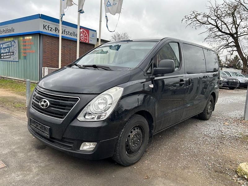 Gebraucht Hyundai H-1 Trend 136 PS (100 kW) 2016 Schwarz Van / Kleinbus