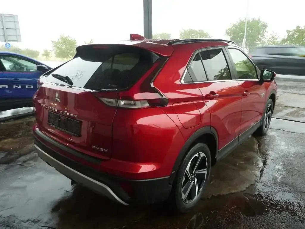 Gebraucht Mitsubishi Eclipse Cross Plus 188 PS (138 kW) 2022 Rot SUV