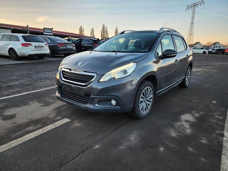Grau Gebraucht 2016 Peugeot 2008 Active SUV | 5.900 € (Superpreis) - Bild 1/4