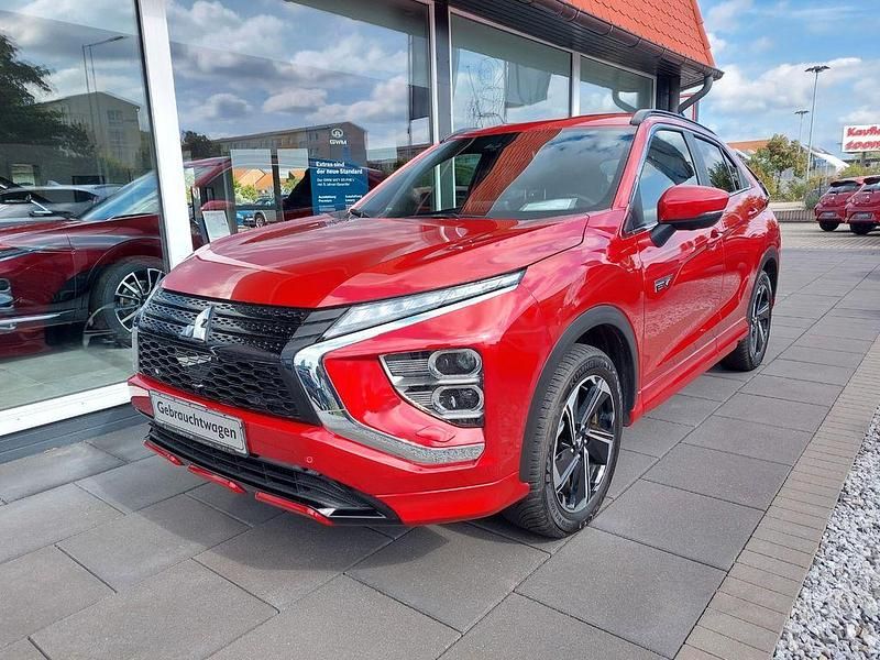 Rot Gebraucht 2022 Mitsubishi Eclipse Cross Plus SUV | 23.900 € (Fairer Preis) - Bild 1/4