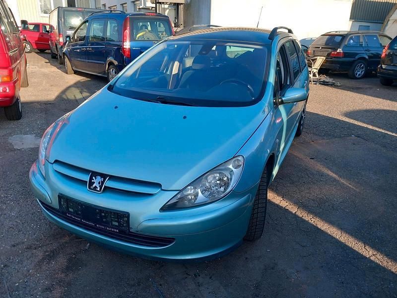 Grün Gebraucht 2003 Peugeot 307 Kombi | 650 € (Guter Preis) - Bild 1/4