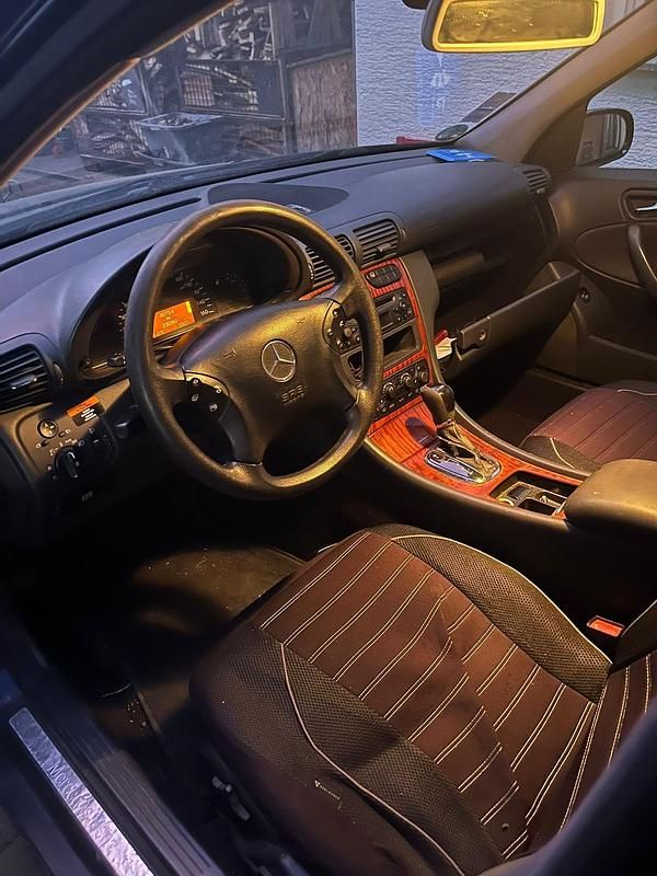 Gebraucht Mercedes C220 143 PS (105 kW) 2002 Kombi