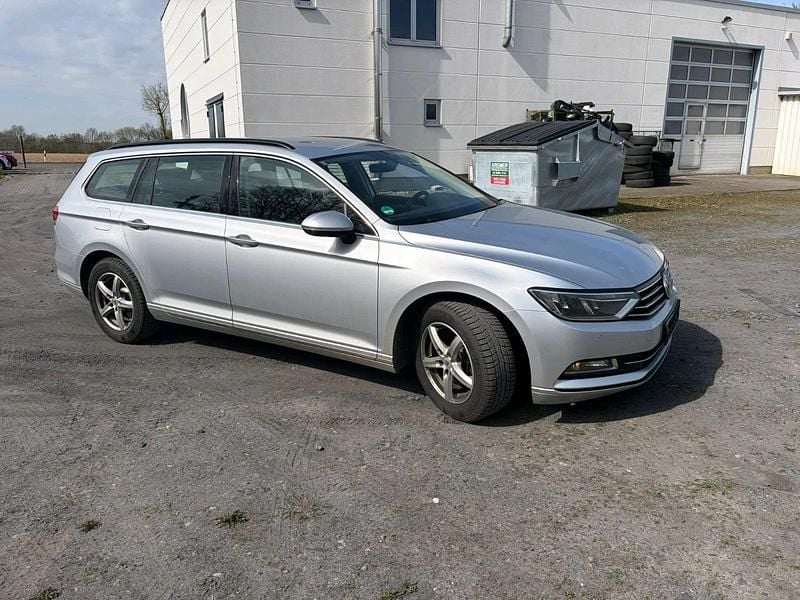 Second-hand VW Passat 150 CP (110 kW) 2017 Argintiu Break