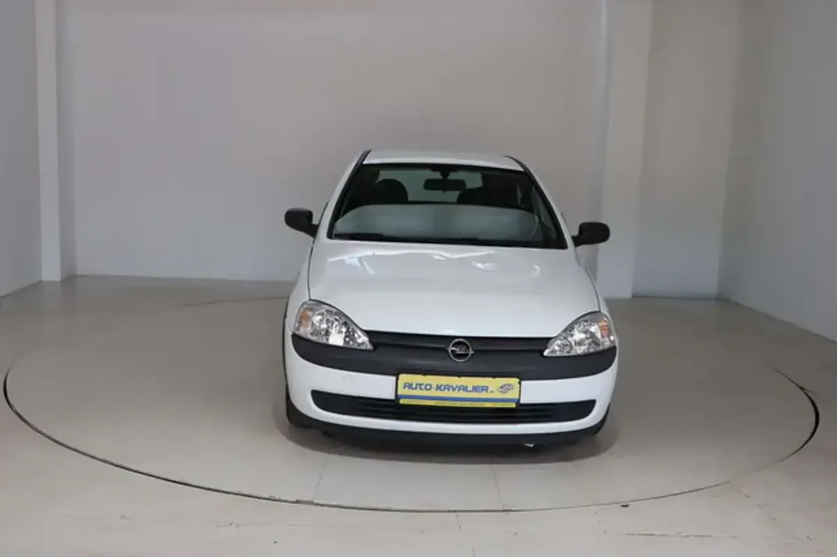 Używany Opel Corsa 58 KM (42 kW) 2002 Biały Hatchback