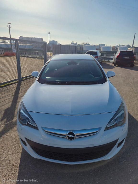 Gebraucht Opel Astra GTC 140 PS (102 kW) 2012 Weiß Limousine