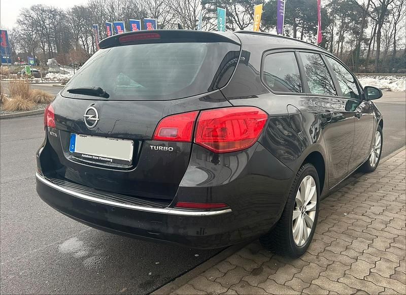 Gebraucht Opel Astra Edition 140 PS (102 kW) 2012 Schwarz Kombi