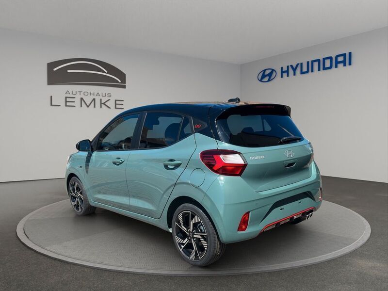 Neu Hyundai i10 N Line 90 PS (66 kW) 2025 Mangrove green/phantom black Kleinwagen