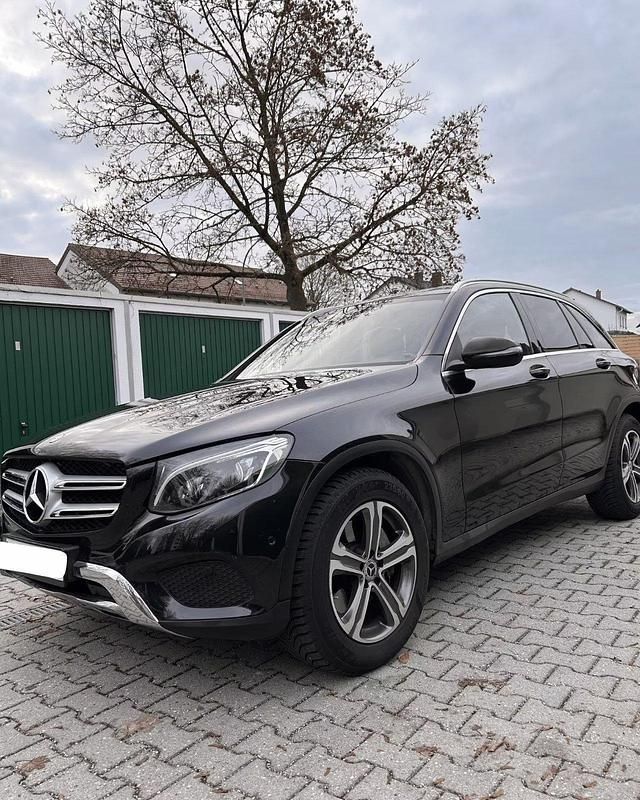 Schwarz Gebraucht 2016 Mercedes GLC220 SUV | 26.800 € (Teuer) - Bild 1/4