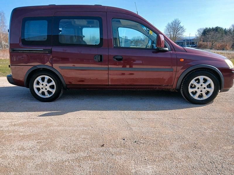 Gebraucht Opel Combo 87 PS (63 kW) 2005 Violet Van / Kleinbus