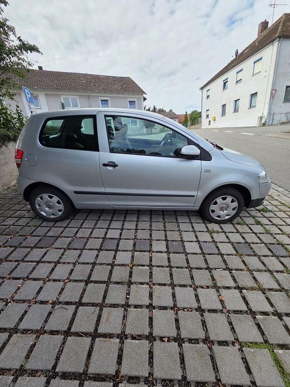 Gebraucht VW Fox 75 PS (55 kW) 2005 Grau Kleinwagen