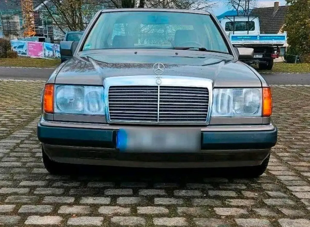 Gebraucht Mercedes E230 132 PS (97 kW) 1991 Braun Limousine