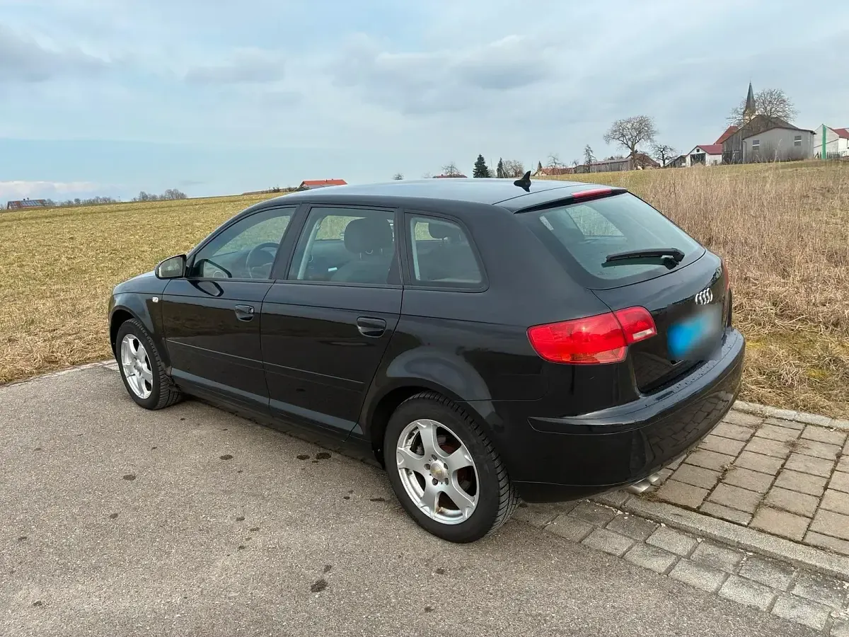 Używany Audi A3 Ambiente 105 KM (77 kW) 2005 Czarny Hatchback