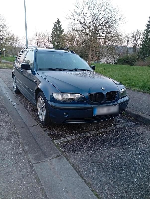 Gebraucht BMW 318 150 PS (110 kW) 2004 Blau Kombi