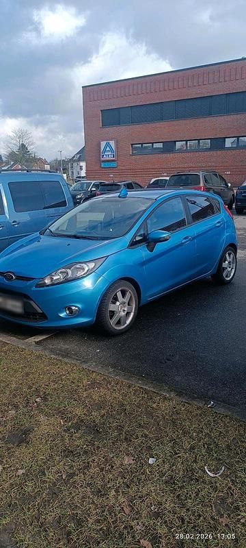 Gebraucht Ford Fiesta 60 PS (44 kW) 2011 Blau Kleinwagen
