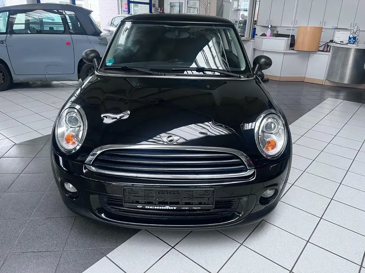 Gebraucht Mini ONE 98 PS (72 kW) 2011 Schwarz Kleinwagen
