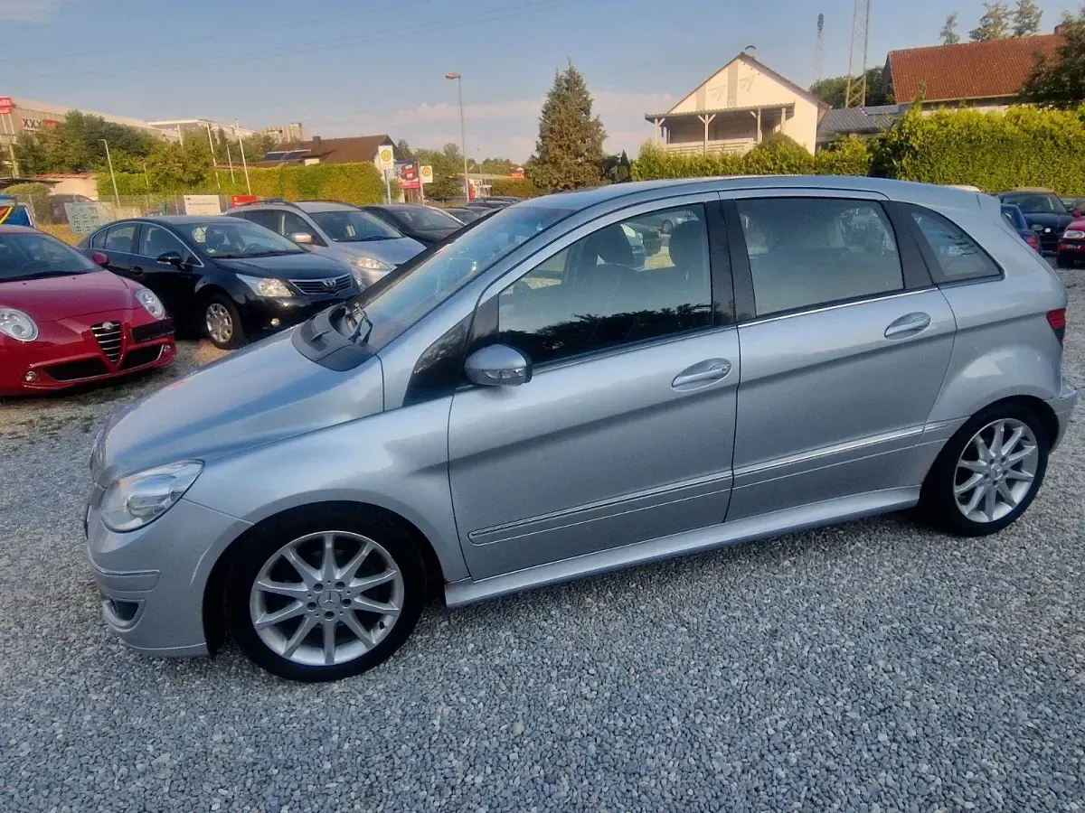 Gebraucht Mercedes B200 136 PS (100 kW) 2005 Silber Van / Kleinbus